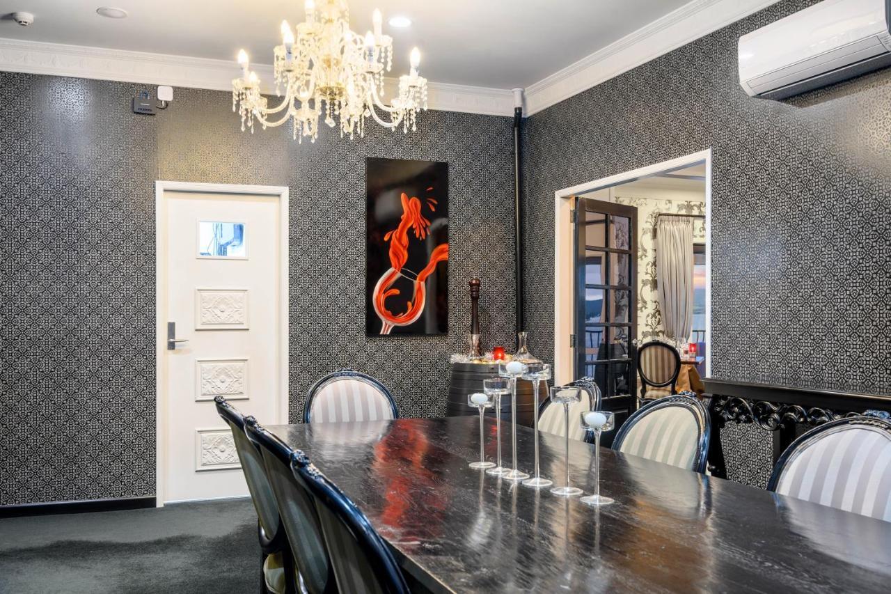 Black Swan Lakeside Boutique Hotel Роторуа Екстер'єр фото