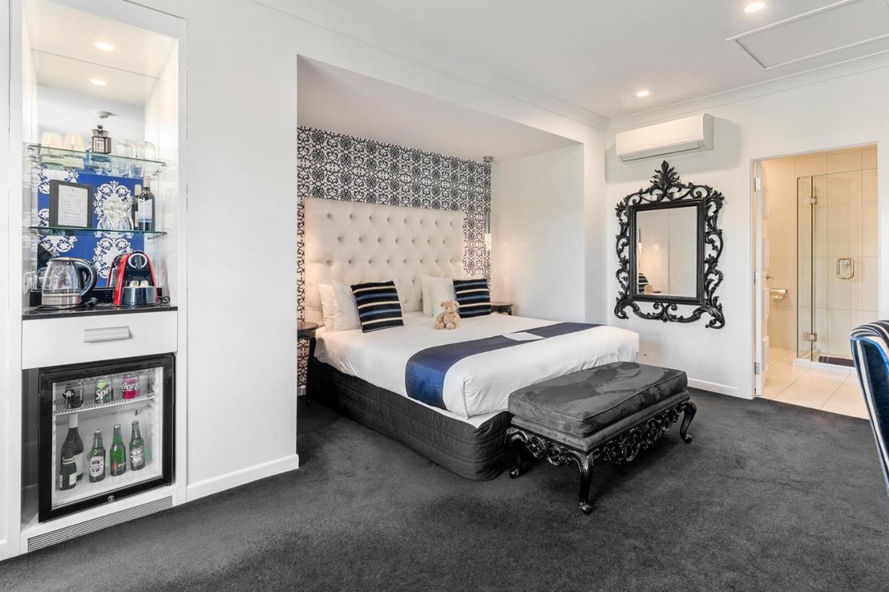 Black Swan Lakeside Boutique Hotel Роторуа Екстер'єр фото