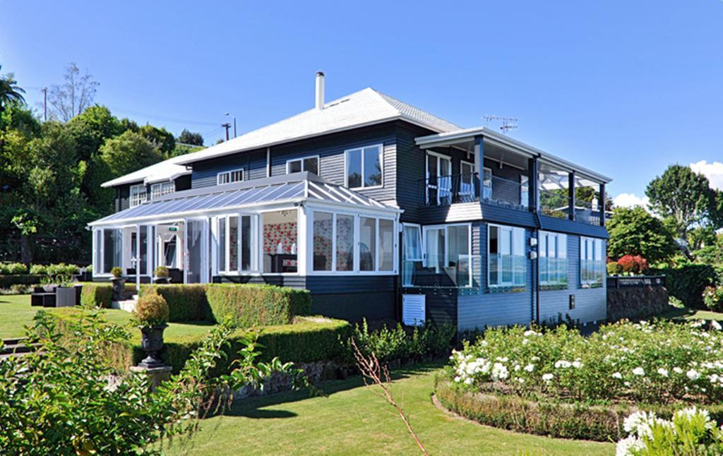 Black Swan Lakeside Boutique Hotel Роторуа Екстер'єр фото